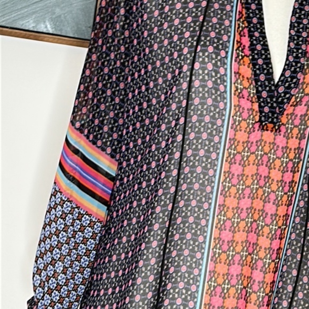 Multicolor Patterned Women's Blouse - Picture 3 of 11